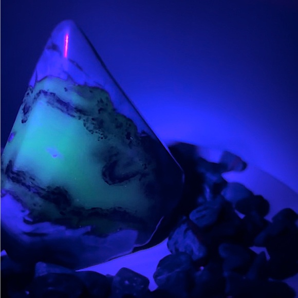 Volcano Agate Teardrop Carving - Picture 9 of 13